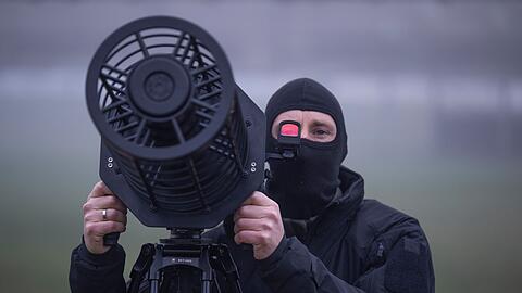 Bei der Drohnenabwehr stehen vor allem Flugh&auml;fen, Bundeswehr-Standorte und Energieversorger im Fokus.