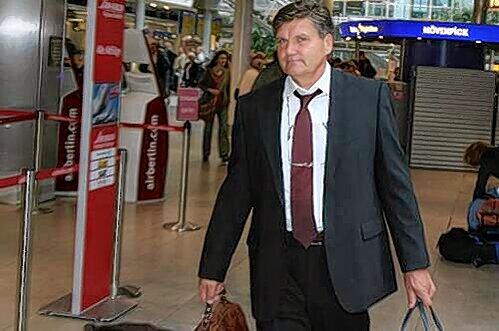 Ab geht's in die Antarktis: Ex-Club-Trainer Hans Meyer zieht es zu den Pinguinen an den Südpol.