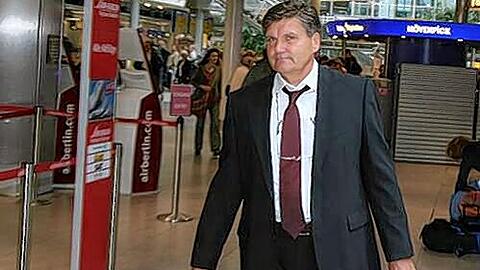 Ab geht's in die Antarktis: Ex-Club-Trainer Hans Meyer zieht es zu den Pinguinen an den Südpol.