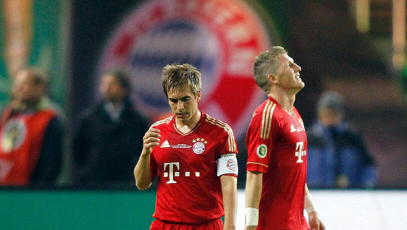 "Wir müssen jetzt zusammenstehen": Die Bayern-Leitwölfe Philipp Lahm und Bastian Schweinsteiger nach dem 2:5. "Wir müssen jetzt zusammenstehen": Die Bayern-Leitwölfe Philipp Lahm und Bastian Schweinsteiger nach dem 2:5.
