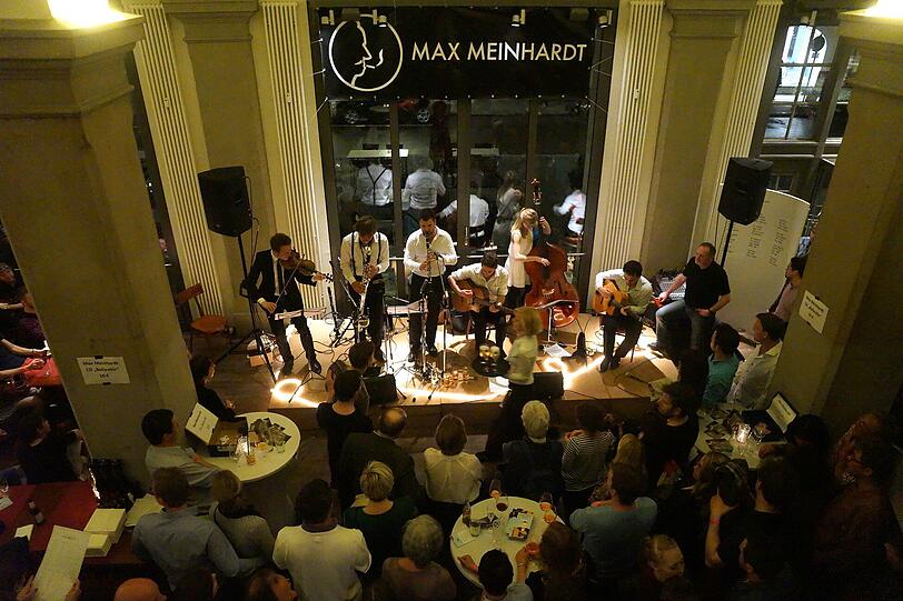 Max Meinhardt und The Monaco Swing Ensemble verzaubterten mit Gypsy Jazz und Swing die Besucher der Langen Nacht der Musik.