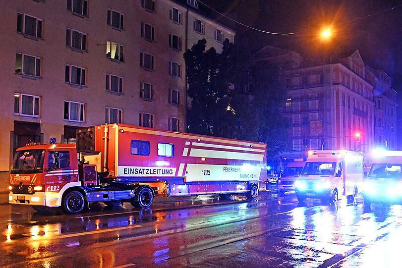 Nach einem Saunabrand in einem Münchner Hotel müssen sechs Gäste ins Krankenhaus.