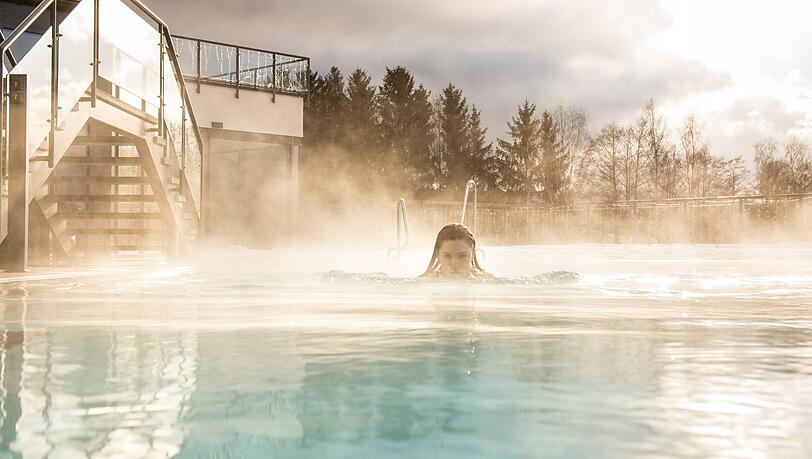 In der AquaWelt stehen Ihnen vielfältige Möglichkeiten offen, Ihren Körper zu entspannen oder richtig ins Schwitzen zu bringen. In der AquaWelt stehen Ihnen vielfältige Möglichkeiten offen, Ihren Körper zu entspannen oder richtig ins Schwitzen zu bringen.