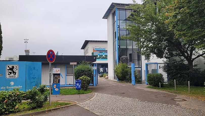 Grau in grau: die 1860-Geschäftsstelle am Sonntag.