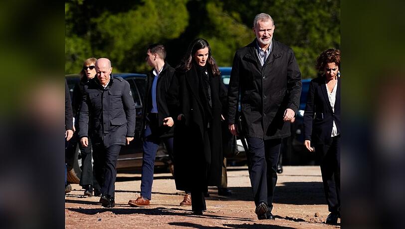 K&ouml;nig Felipe und K&ouml;nigin Letizia besuchten am Dienstag die Unfallstelle in Adamuz.