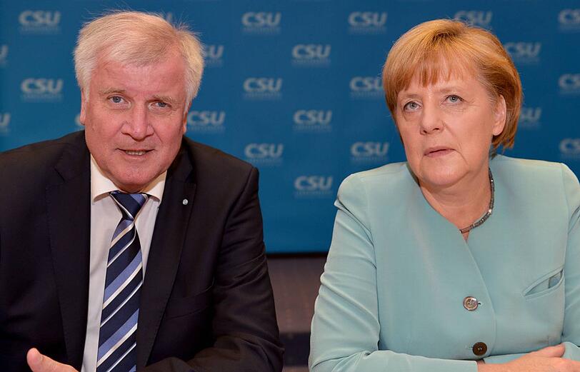 Harmonie in Kloster Banz: Horst Seehofer und Angela Merkel