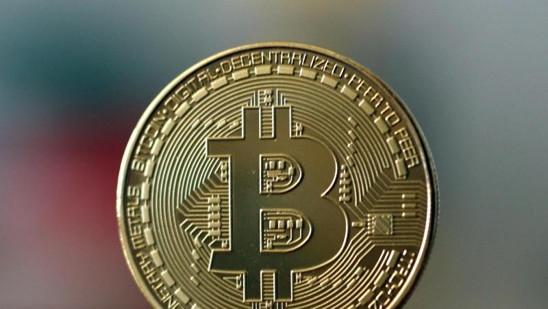Privaten Kryptowährungen wie Bitcoins könnte in absehbarer Zukunft von Zentralbanken ausgegebenes digitales Geld folgen. Privaten Kryptowährungen wie Bitcoins könnte in absehbarer Zukunft von Zentralbanken ausgegebenes digitales Geld folgen.