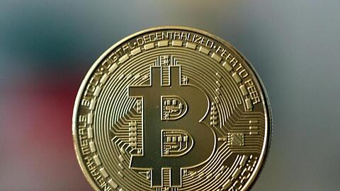 Privaten Kryptowährungen wie Bitcoins könnte in absehbarer Zukunft von Zentralbanken ausgegebenes digitales Geld folgen.