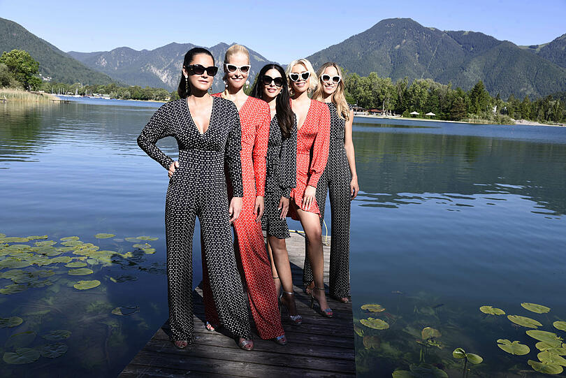 Mariella Ahrens, Natascha Grün, Jeannette Graf, Verena Kerth und Christine Theiss