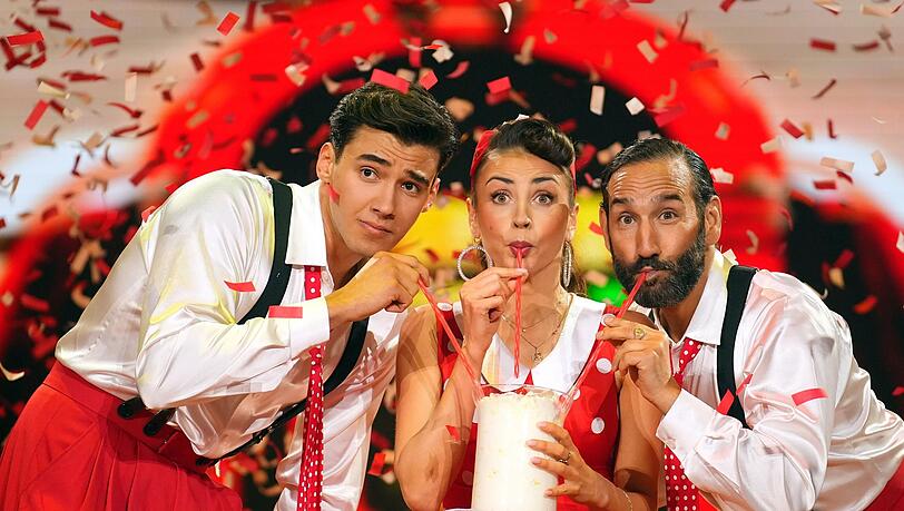 Trio-Dance: Diego Pooth (l.) mit Ekaterina Leonova und Massimo Sinató tanzen Jive.
