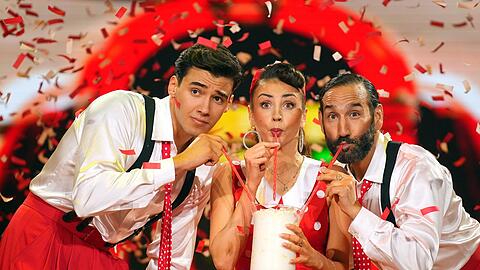 Trio-Dance: Diego Pooth (l.) mit Ekaterina Leonova und Massimo Sinató tanzen Jive.