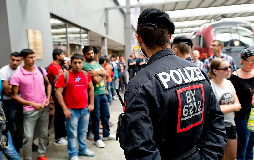 Tausende Flüchtlinge haben am Dienstag mit Zügen aus Ungarn den Münchner Hauptbahnhof erreicht.