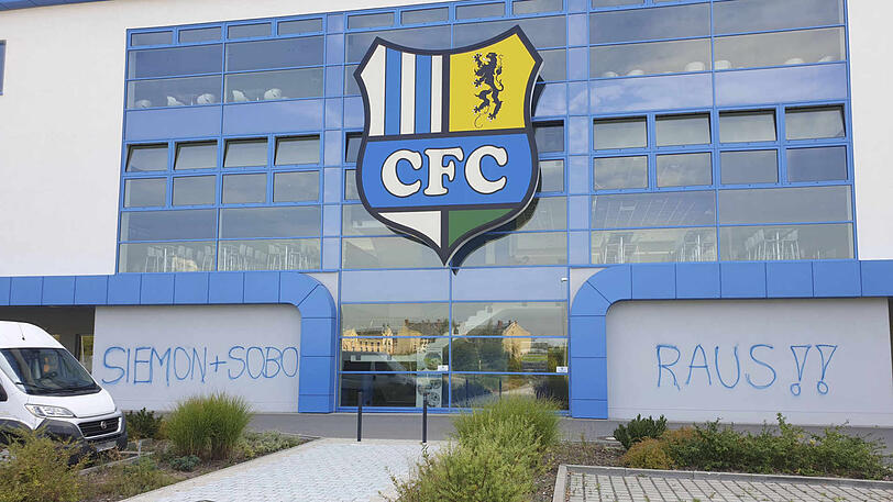 Die Schmierereien am Chemnitzer Stadion.