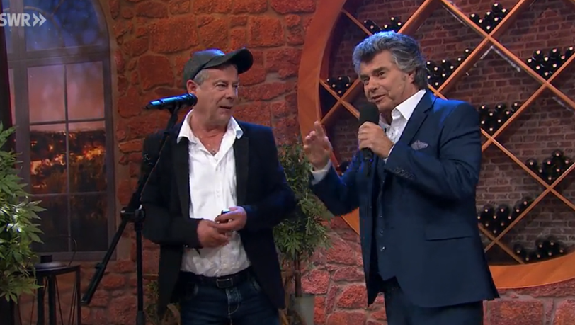 Andy Borg (rechts) ist begeistert von Michael Hirte (links) und dessen Talent.