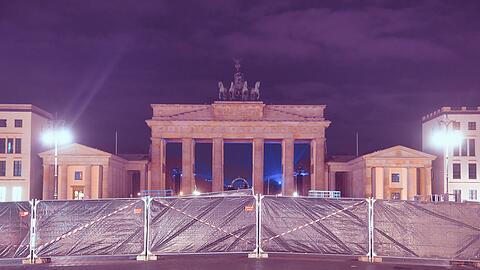 Auch am Brandenburger Tor findet am Abend eine Party statt - aber die traditionelle ZDF-Silvestershow wird diesmal aus der Hafencity in Hamburg &uuml;bertragen.