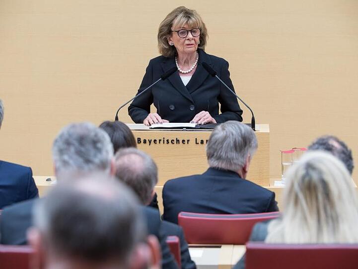 Charlotte Knobloch spricht bei einer Gedenkveranstaltung im Bayerischen Landtag. Foto: Peter Kneffel