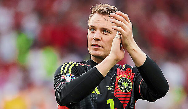"Über das Tor, das Neuer in der Champions League bekommen hat, wird viel diskutiert", sagt Experte Küchle. "Über das Tor, das Neuer in der Champions League bekommen hat, wird viel diskutiert", sagt Experte Küchle.