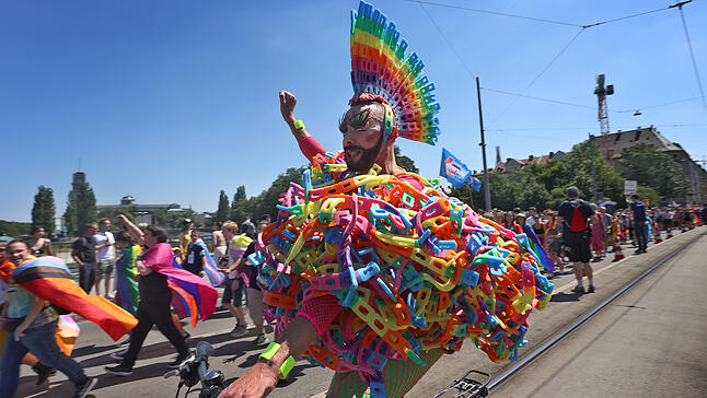 Bunte Parade in München: Die Bilder vom Christopher Street Day 2022.