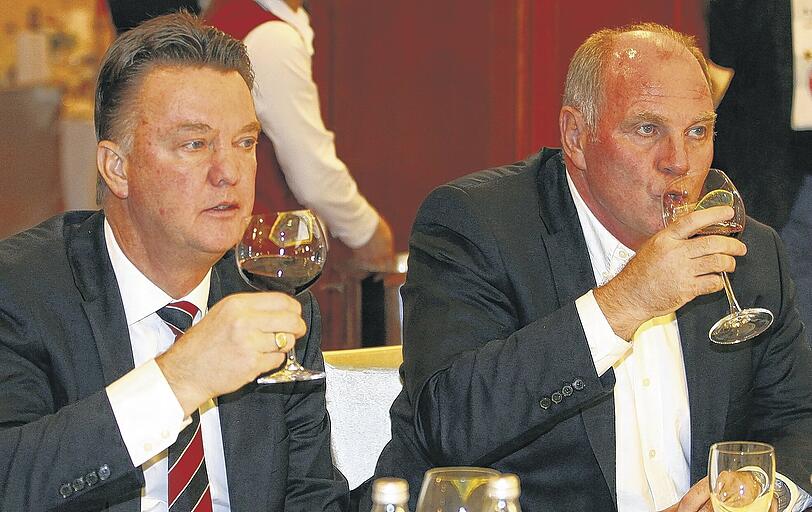 Gutes Essen, gute Stimmung bei Louis van Gaal und Uli Hoeneß.