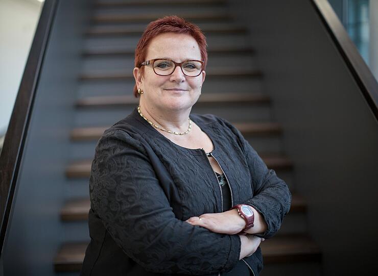 Die Vorsitzende der Arbeitsgemeinschaft Sozialdemokratischer Frauen der SPD, Elke Ferner, warnt vor einem unglaubwürdigen Kurs der Partei. Sie will die Doppelspitze durchsetzen und erhält viel Gegenwind.