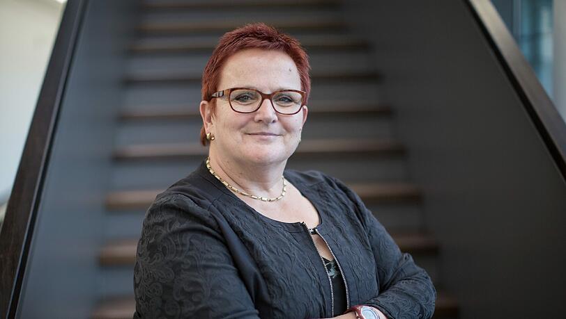Die Vorsitzende der Arbeitsgemeinschaft Sozialdemokratischer Frauen der SPD, Elke Ferner, warnt vor einem unglaubwürdigen Kurs der Partei. Sie will die Doppelspitze durchsetzen und erhält viel Gegenwind. Die Vorsitzende der Arbeitsgemeinschaft Sozialdemokratischer Frauen der SPD, Elke Ferner, warnt vor einem unglaubwürdigen Kurs der Partei. Sie will die Doppelspitze durchsetzen und erhält viel Gegenwind.