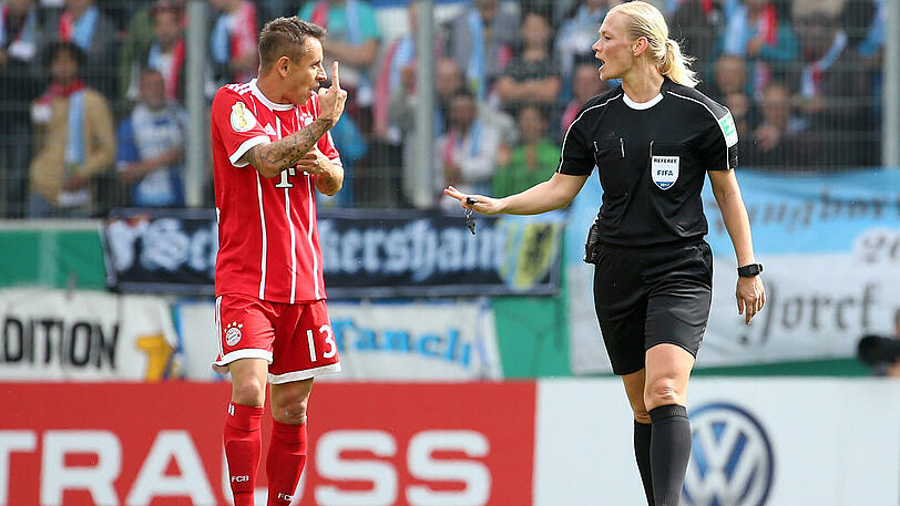Rafinha: Note 3. Erneut als Linksverteidiger in der Startelf, weil David Alaba zunächst noch geschont wurde. Zog häufiger mal in die Mitte, um das Spiel anzutreiben. Hielt Ribéry den Rücken frei.