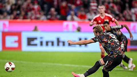 98 Spiele f&uuml;r 100 Tore: Harry Kane bei seinem Rekordschuss vom Punkt.