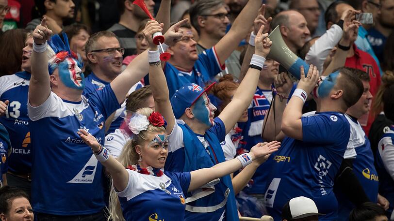 Feierwütig und textsicher: Die Fans der isländischen Nationalmannschaft in München.