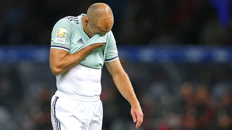 ARJEN ROBBEN, NOTE 5: Umtriebig, aber meist auf der Suche nach Kontakt zum Team. Bei Bayern kam zu wenig über rechts. Vergab in Mittelstürmer-Position (39.), zog drüber. In der 52. Minute raus.