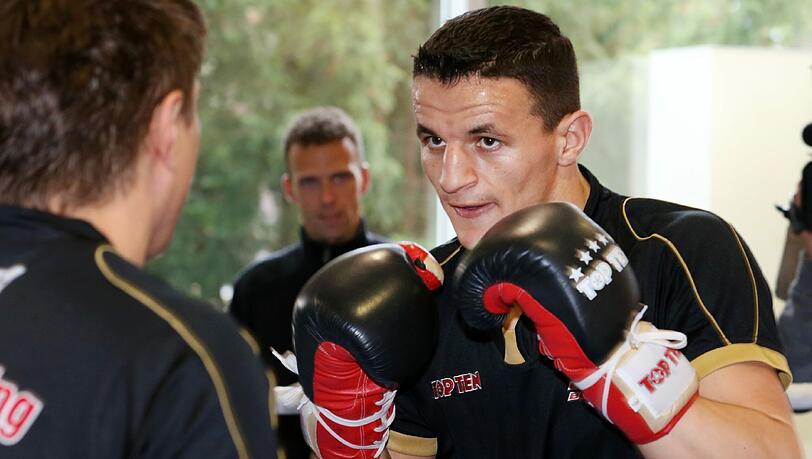 Der Münchner Boxer Robin Haxhi Krasniqi. Der Münchner Boxer Robin Haxhi Krasniqi.