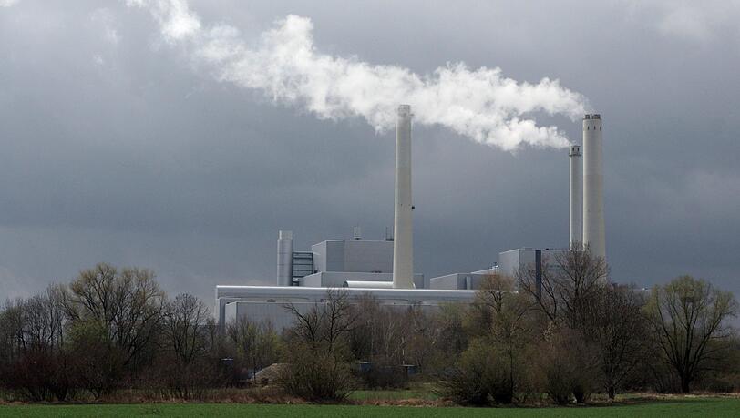 Der Stadtrat stimmt dafür, das Heizkraftwerk Nord nicht vor 2028 abzuschalten.