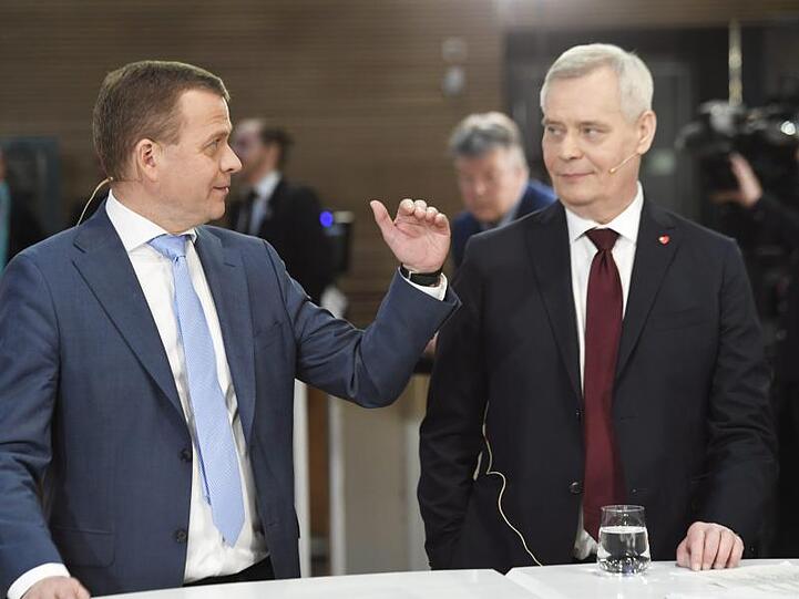 Bei der Parlamentswahl in Finnland haben die Sozialdemokraten um Antti Rinne die Mehrheit der Stimmen geholt. Links steht Petteri Orpo von der Nationalen Sammlungspartei.