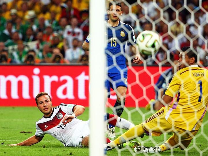 Mario Götze erzielt im WM-Finale 2014 den entscheidenden Treffer.