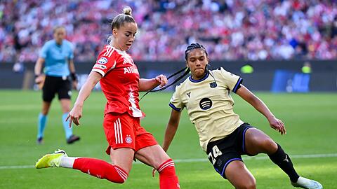 In der vergangenen Saison scheiterten Giulia Gwinn (l) und Co. am sp&auml;teren Champion FC Barcelona. (Archivbild)