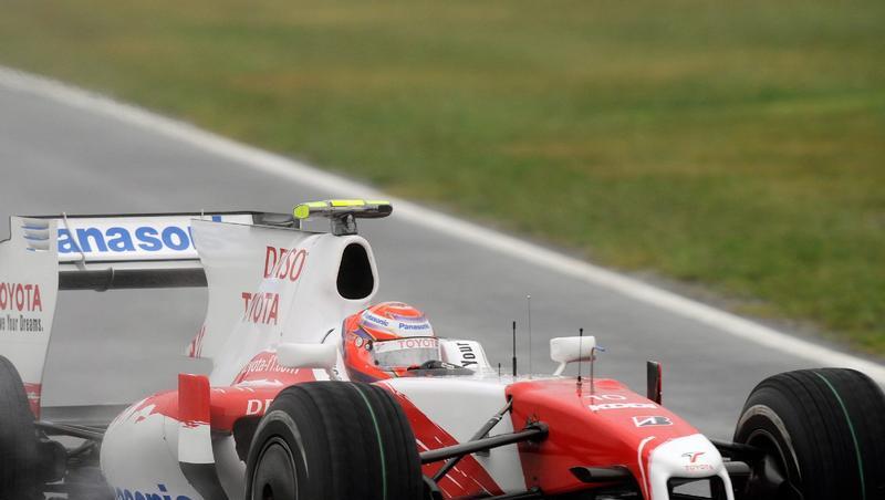 Toyota hat sich aus der Formel 1 zurückgezogen, Timo Glock sucht sich einen neuen Rennstall. Toyota hat sich aus der Formel 1 zurückgezogen, Timo Glock sucht sich einen neuen Rennstall.