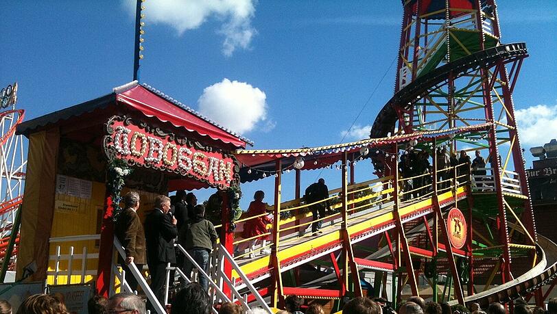Der berüchtigte Toboggan. Der berüchtigte Toboggan.
