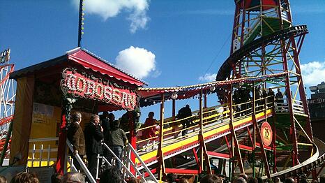Der ber&uuml;chtigte Toboggan auf dem Oktoberfest &ndash; hier bleibt jeder mal stehen.