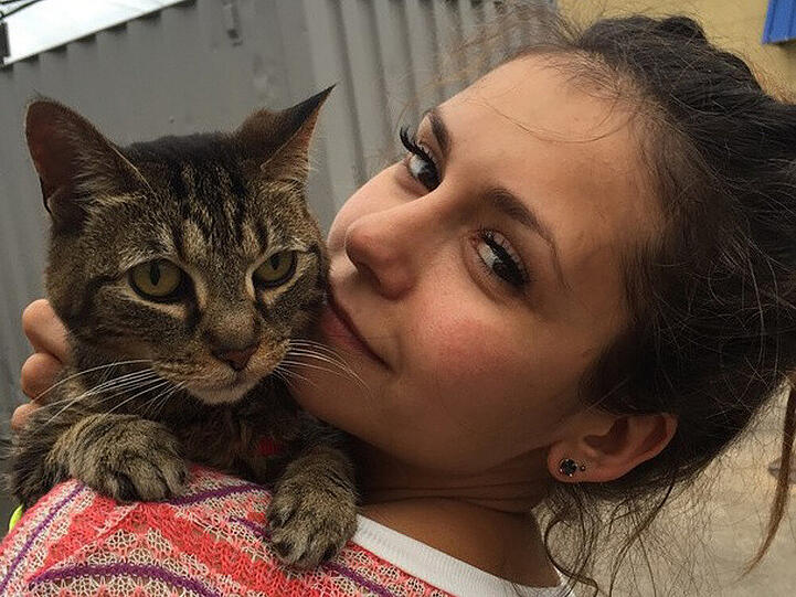 Nina Dobrev präsentiert ihren neuen Reisebegleiter auf Instagram