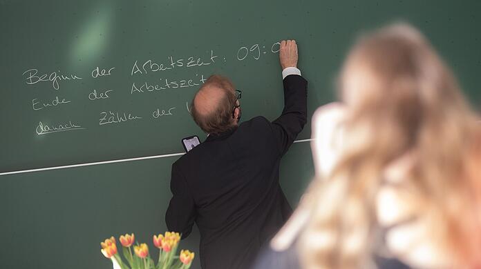 Wissenschaftler plädieren für spezielle Trainings für Schüler, um Achtsamkeit und Motivation zu fördern.