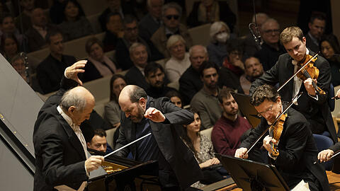 Iván Fischer und Kirill Gerstein bei der Aufführung des ersten Brahms-Konzerts im Herkulessaal.