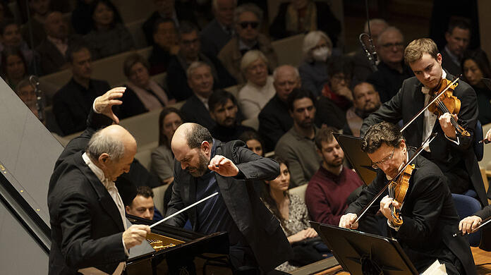 Iván Fischer und Kirill Gerstein bei der Aufführung des ersten Brahms-Konzerts im Herkulessaal.