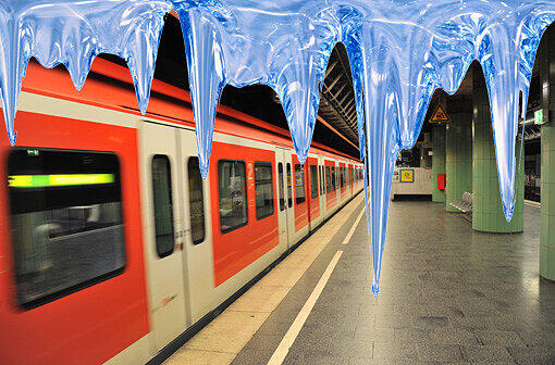 Bei den derzeitigen Temperaturen hat die S-Bahn mit zugefrorerenen Weichen zu kämpfen.