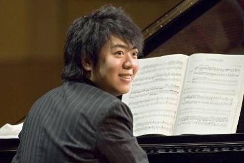 In der Meistersingerhalle noch beeindruckender als auf CD: Lang Lang am Steinway.