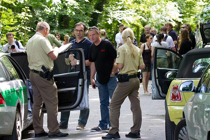 Nackt-Shooting an der Isar: Polizei bremst Star-Fotografen. Die Bilder.