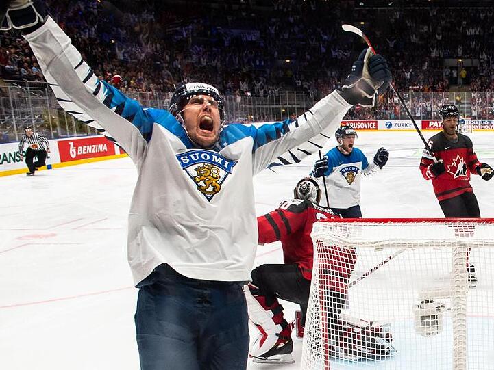 Der Finne Marko Anttila (12) feiert sein Tor im Finale gegen Kanada.