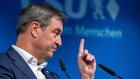 Er will das AKW Isar 2 bei Landhut in Eigenregie wieder hochfahren und erntet dafür jede Menge Kritik: Bayerns Ministerpräsident Markus Söder (CSU).