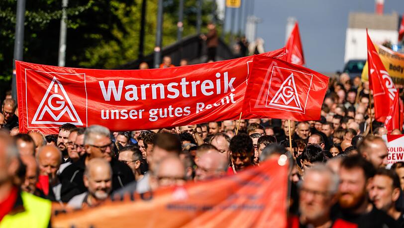 Protest gegen den Sparkurs bei Mercedes-Benz. (Archivbild) Protest gegen den Sparkurs bei Mercedes-Benz. (Archivbild)