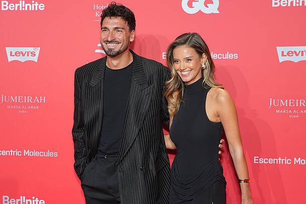 Gl&uuml;cklich seit Jahren: Mats Hummels und Model Nicola Cavanis