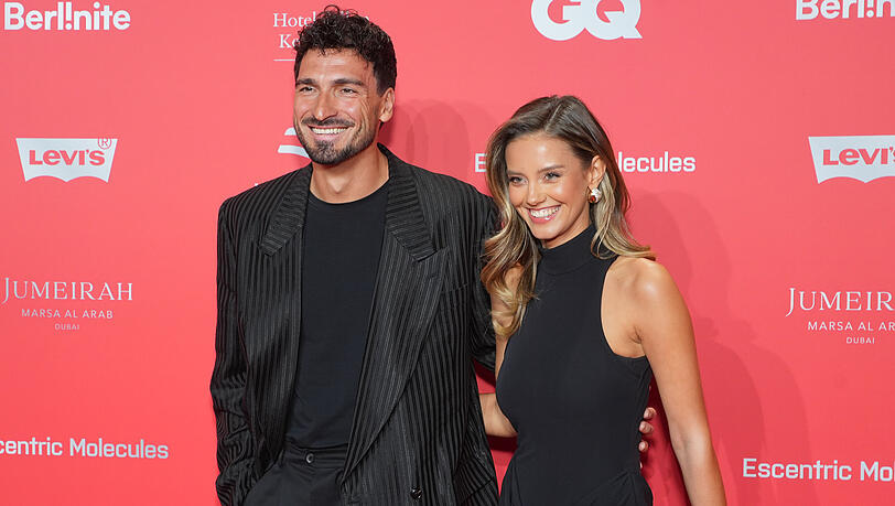 Glücklich seit Jahren: Mats Hummels und Model Nicola Cavanis Glücklich seit Jahren: Mats Hummels und Model Nicola Cavanis