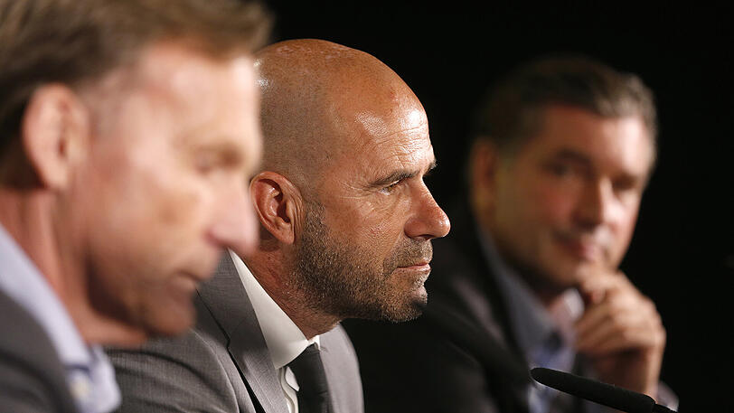 BVB-Geschäftsführer Hans-Joachim Watzke, der neue BVB-Cheftrainer Peter Bosz und BVB-Manager Michael Zorc bei der offiziellen Vorstellung des Nachfolgers von Thomas Tuchel (von links).